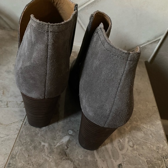 Lucky Brand Women’s Suede Open-toe Ankle Booties - Picture 4 of 5